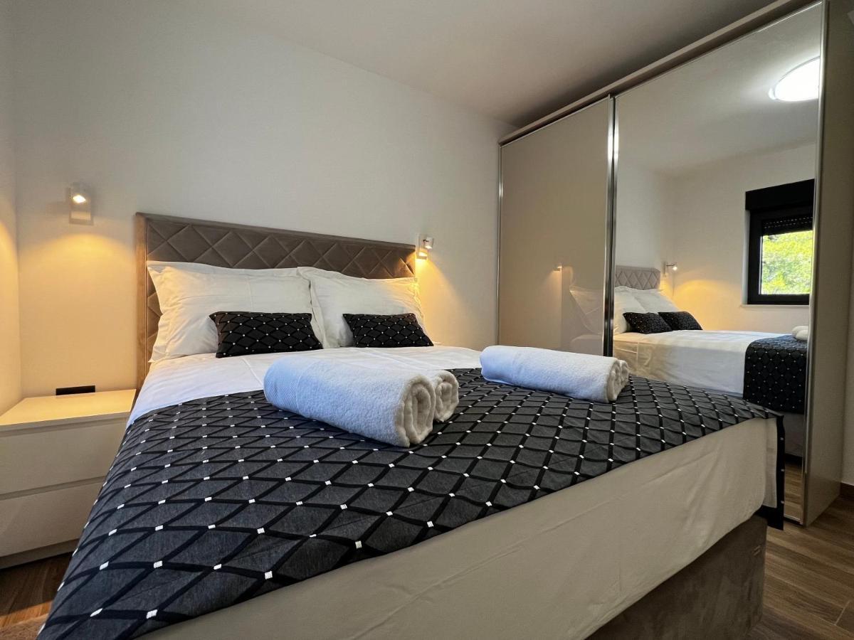 White Pearl Apartments - New Grebaštica Eksteriør billede