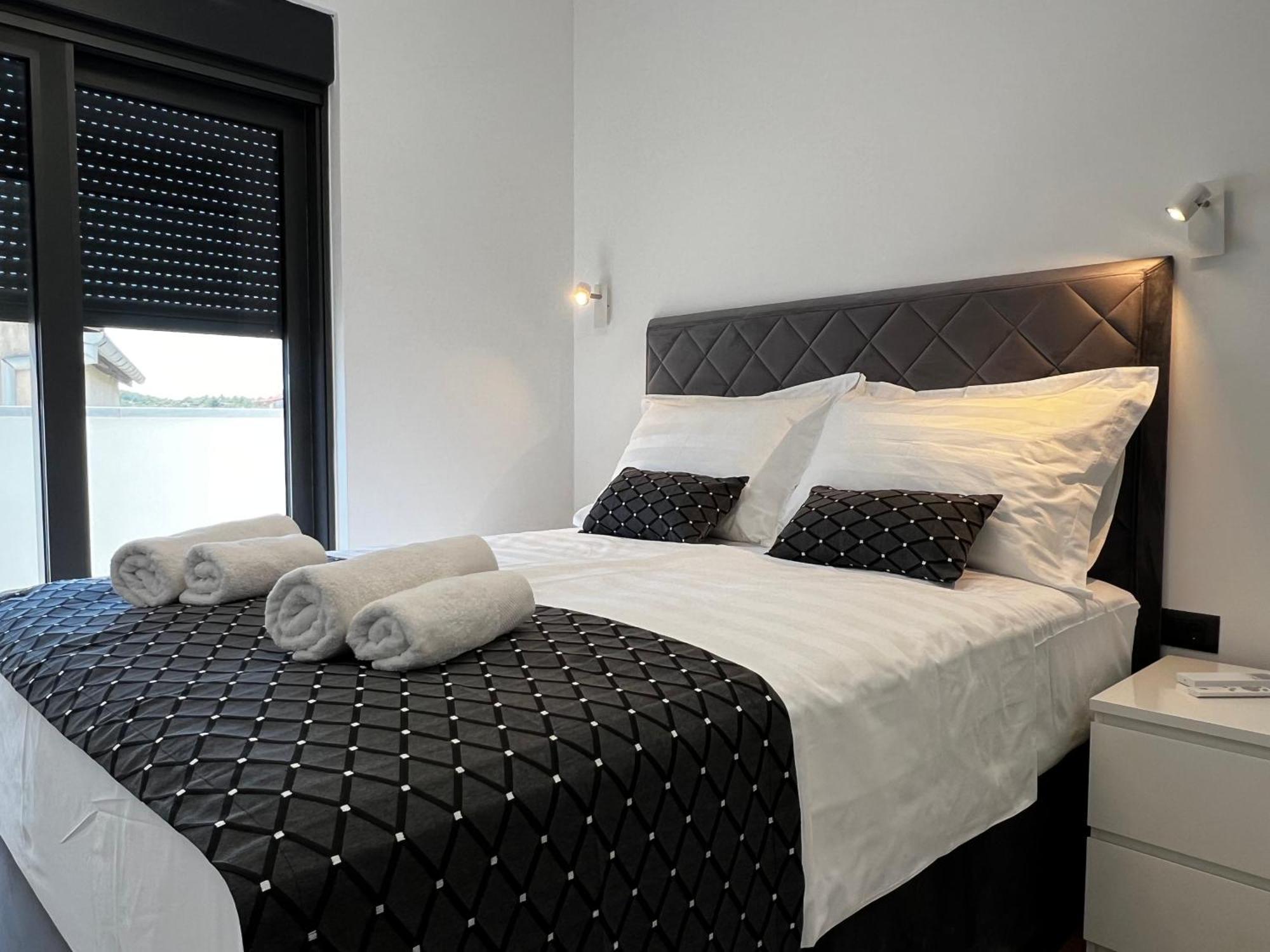 White Pearl Apartments - New Grebaštica Eksteriør billede